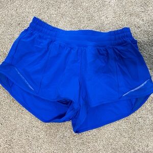 Lululemon Electric Blue Hotty Hot 2.5” Size 8 Shorts